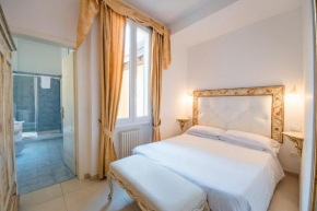 Residenza Due Torri check in presso HOTEL CENTRALE Vicolo Cattani 7